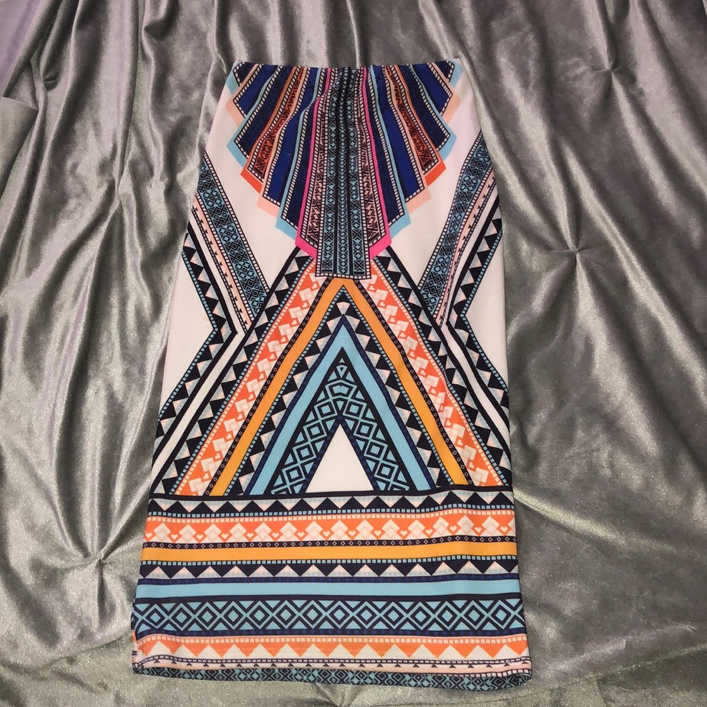 ❌SOLD❌ 
Small Tribal Print Pencil Skirt